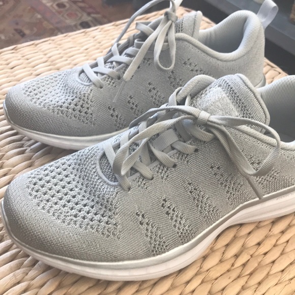 techloom phantom running shoe